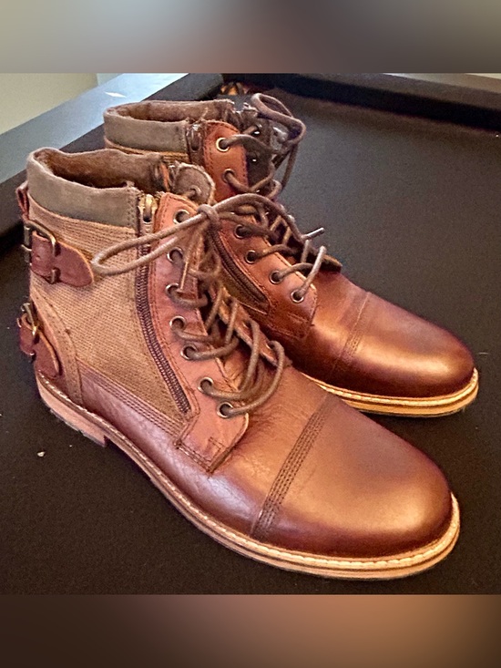 Crown Vintage Shoes - Woman’s Brown Lace-Up Leather Combat Boots size 8